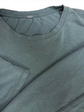 Vuori Shirt Men Large Green Heather Strato Tech Tee Short Sleeve Limited Edition